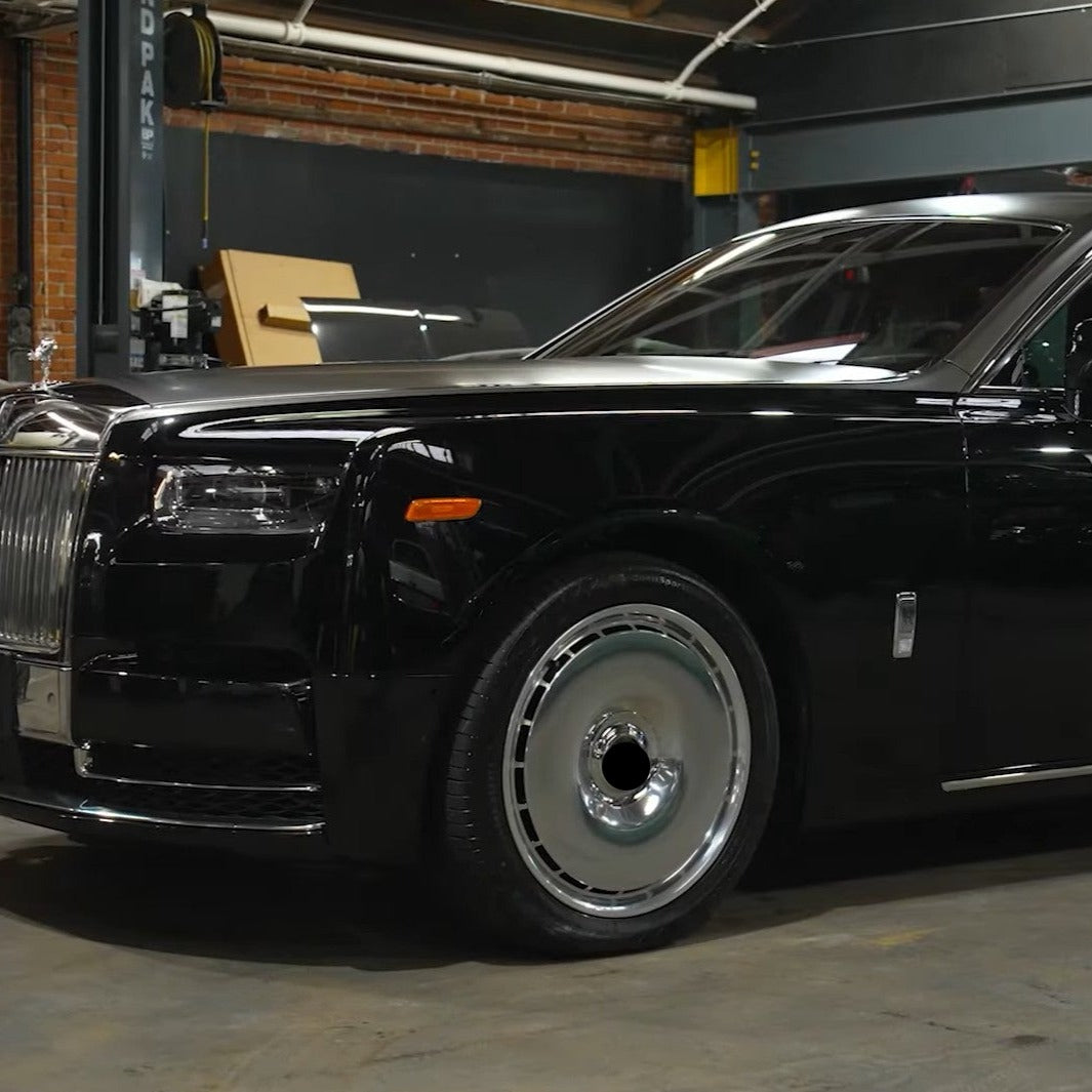 We manufacture premium quality forged wheels rims for Rolls Royce Phantom VIII 2023+ in any design, size, color. Wheels size: Front 22 x 10 ET 25 Rear 22 x 10 ET 25 PCD: 5 x 112 CB: 66,56 Forged wheels can be produced in any wheel specs by your inquiries and we can provide our specs