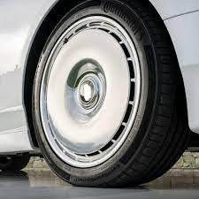 We manufacture premium quality forged wheels rims for Rolls Royce Phantom VIII 2023+ in any design, size, color. Wheels size: Front 22 x 10 ET 25 Rear 22 x 10 ET 25 PCD: 5 x 112 CB: 66,56 Forged wheels can be produced in any wheel specs by your inquiries and we can provide our specs