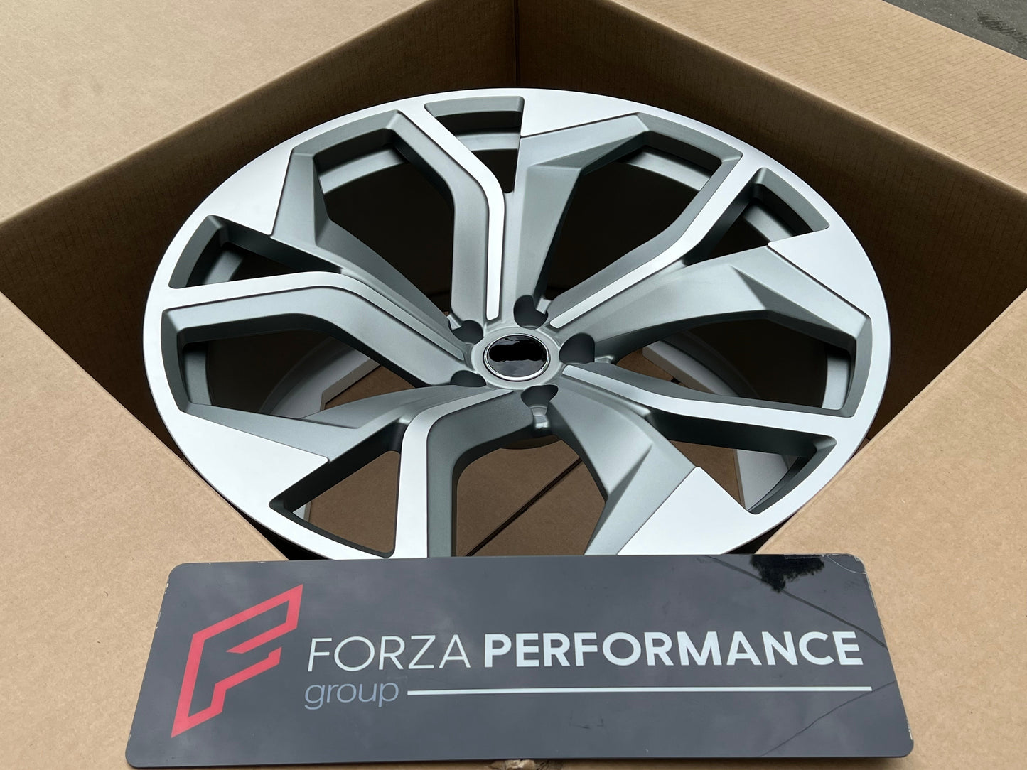 New rims forged wheels Audi RSQ8 style 22-inch forged wheels Also available in 17 , 18 , 19 , 20 , 21 , 22 , 23 , 24 inch