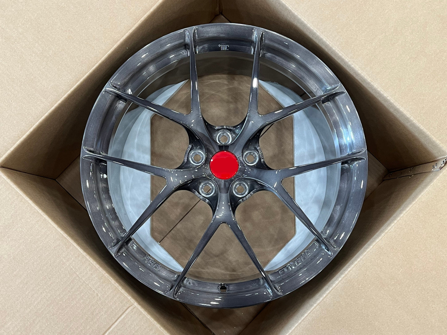 BBS FI-R We manufacture premium quality forged wheels rims for BMW M5 F90 LCI in any design, size, color. Wheels size: Front 20 x 9.5 ET 28 Rear 20 x 10.5 ET 28 PCD: 5 X 112 CB: 66.6 Forged wheels can be produced in any wheel specs by your inquiries and we can provide our specs
