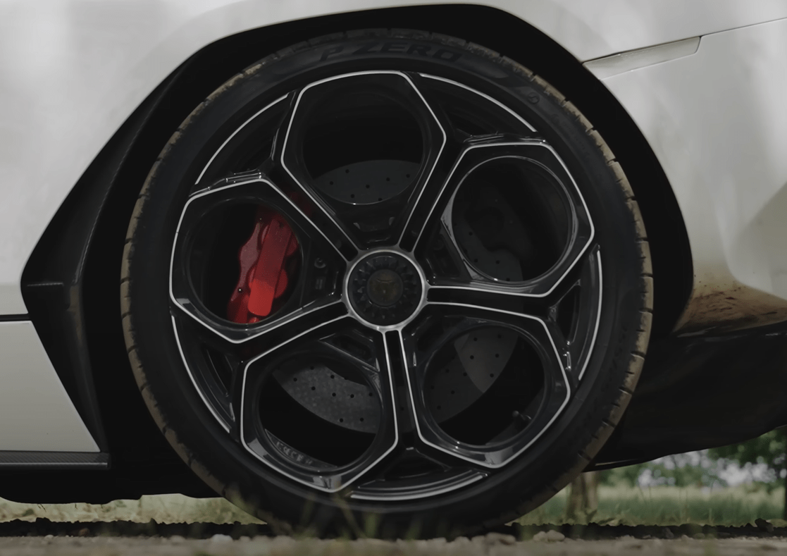 We manufacture premium quality forged wheels rims for Lamborghini Countach LP 800-4, Aventador LP 700-4 ( Aventador J. Aventador S LP 740-4 Coupe / Roadster, Aventador SV LP 750 Coupe / Roadster , Aventador SVJ ) in any design, size, color. Factory wheels size: Front Wheels: 20 x 9 ET 17.2 Rear Wheels: 21 x 13 ET 51.7 FORGED WHEELS
