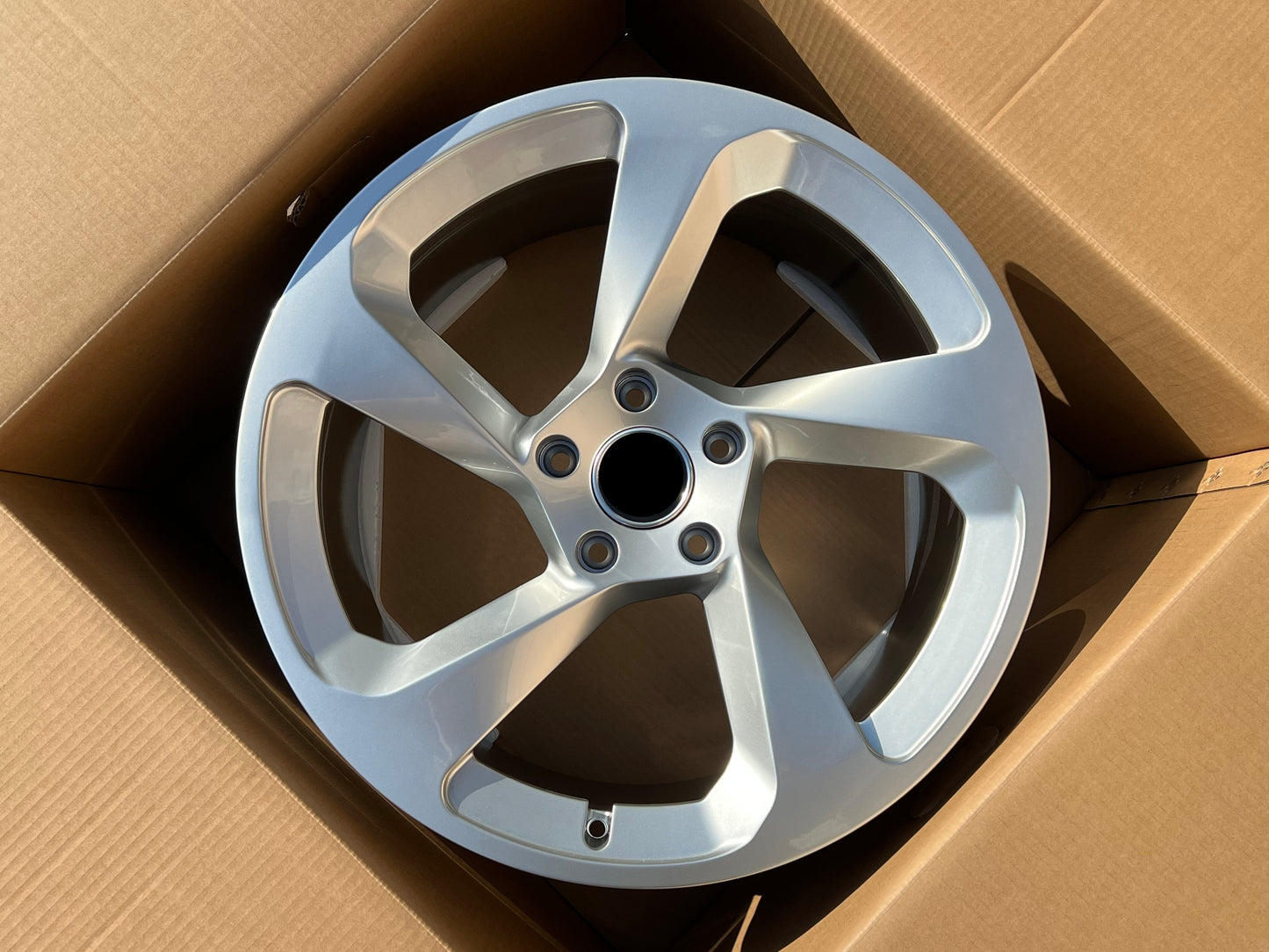 SALLY DESIGN FORGED WHEELS RIMS FOR PORSCHE 911 992 CARRERA TURBO TARGA GT3 We manufacture premium quality forged wheels rims for PORSCHE 911 992 CARRERA GTS TARGA TURBO S GT3 in any design, size, color. Wheels size: in 20 x 8.5 ET 53 in 21 x 11.5 ET 67