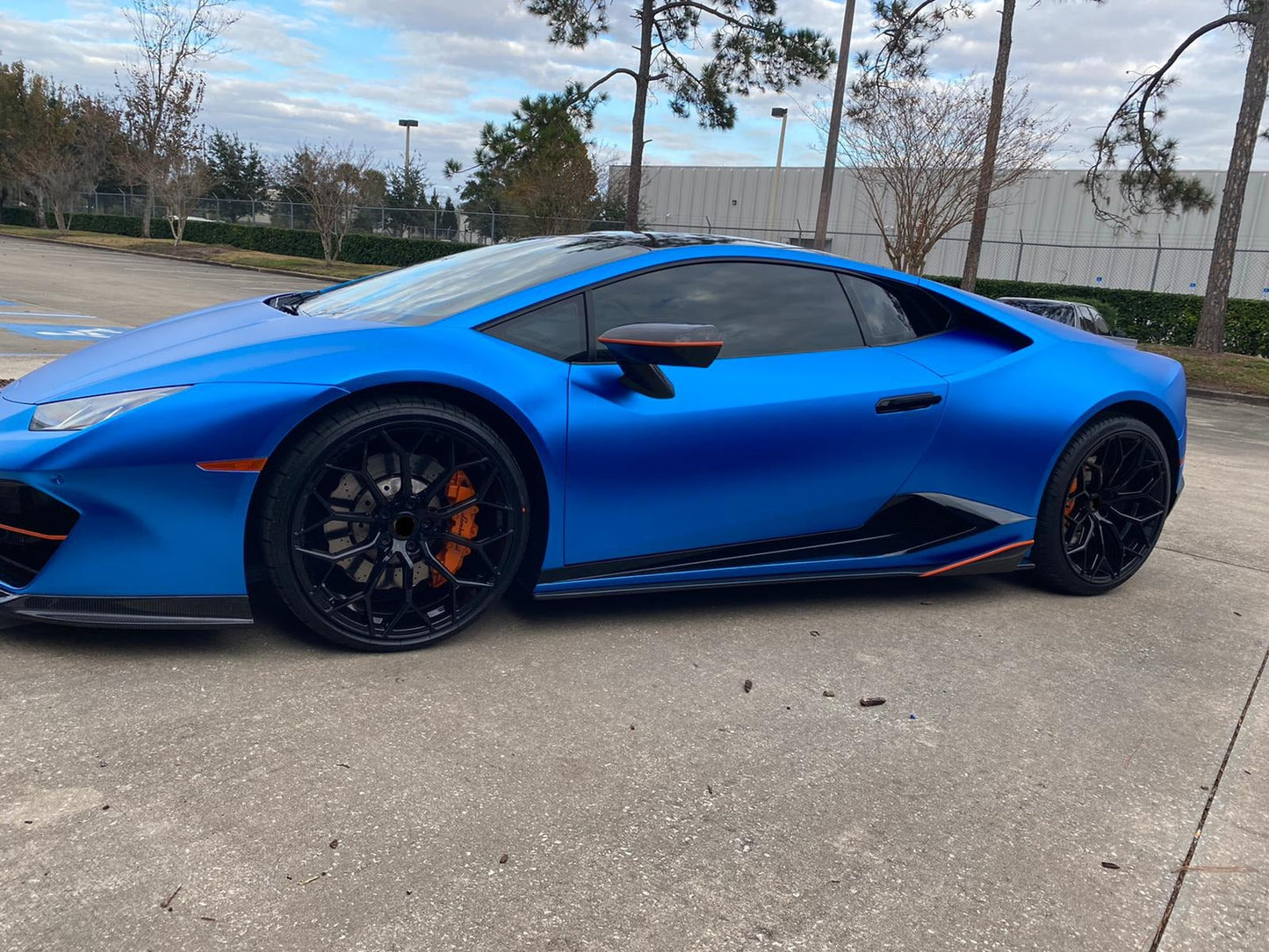 We produced premium quality forged wheels rims for LAMBORGHINI HURACAN Our wheels sizes: Front 20 x 9 ET 30 Rear 21 x 12 ET 32 Finishing: Glossy Black Forged wheels can be produced in any wheel specs by your inquiries and we can provide our specs