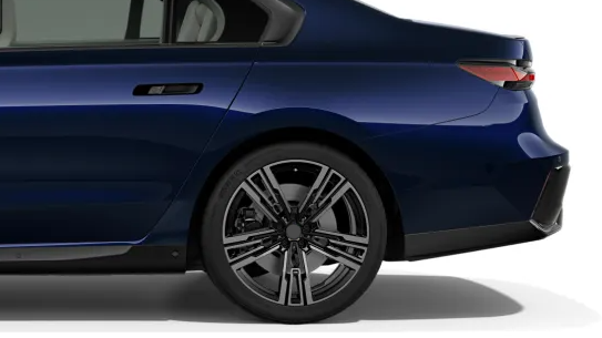 908 M BICOLOUR We manufacture premium quality forged wheels rims for NEW BMW 7 SERIES G70 730i 735i 740i 730d 740d 750e 760i i7 M760e 2022+ in any design, size, color. Wheels size: Front 21 x 9 Rear 21 x 10,5 Forged wheels can be produced in any wheel specs by your inquiries and we can provide our specs Compared to standard alloy cast wheels, forged wheels have the highest strength-to-weight ratio; they are 20-25% lighter while maintaining the same load factor.