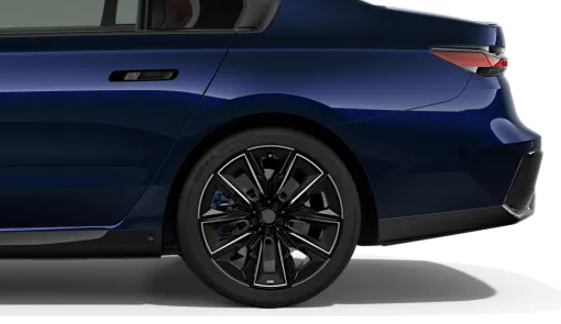 909 M BICOLOUR We manufacture premium quality forged wheels rims for NEW BMW 7 SERIES G70 730i 735i 740i 730d 740d 750e 760i i7 M760e 2022+ in any design, size, color. Wheels size: Front 21 x 9 Rear 21 x 10,5 Forged wheels can be produced in any wheel specs by your inquiries and we can provide our specs Compared to standard alloy cast wheels, forged wheels have the highest strength-to-weight ratio; they are 20-25% lighter while maintaining the same load factor.