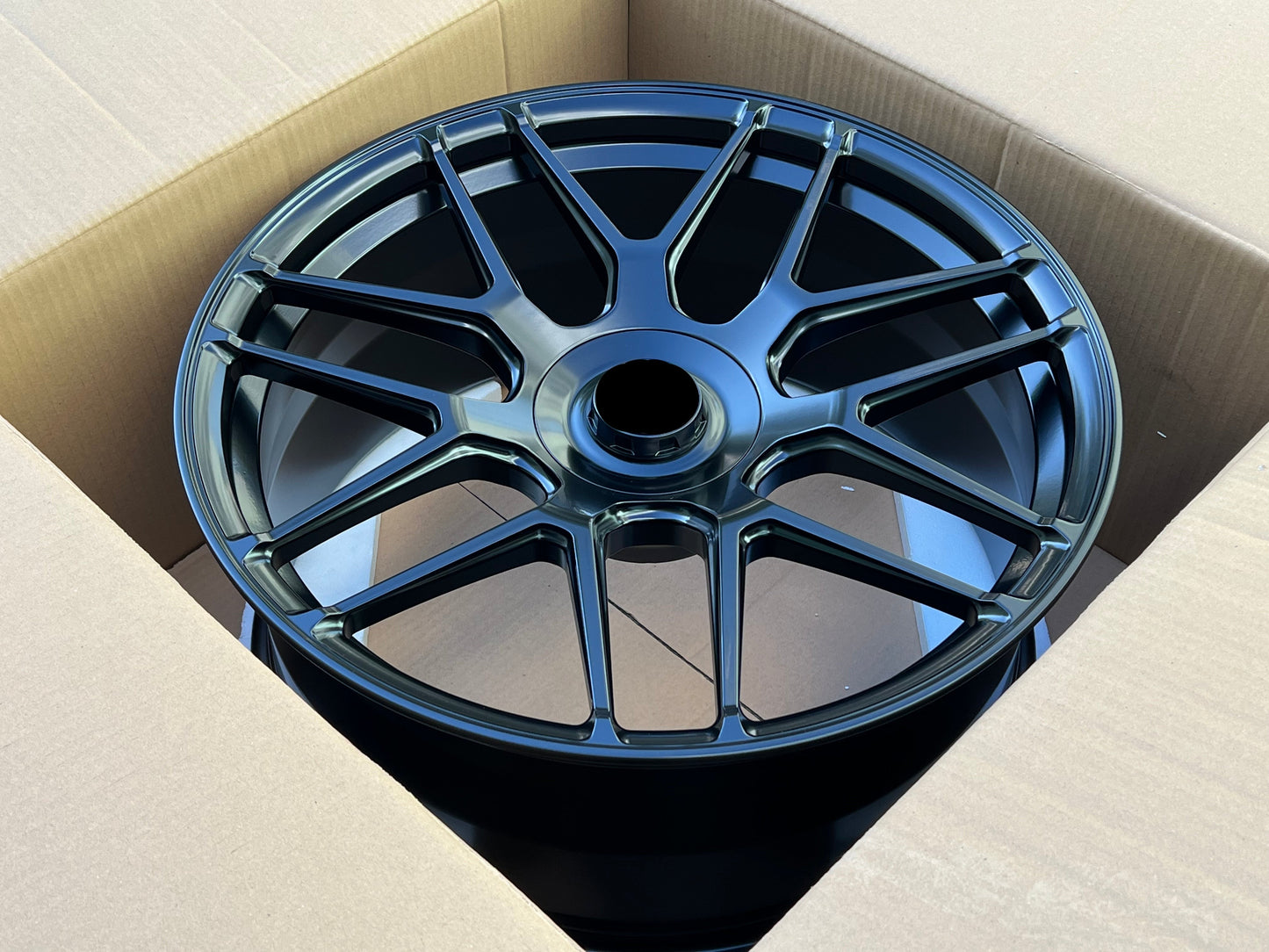 We manufacture premium quality forged wheels rims for MERCEDES BENZ GLC 63 AMG X253 2020+ in any design, size, color. Wheels size: Front 21 x 9.5 ET 30 Rear 21 x 10 ET 28 PCD: 5 X 112 CB: 66.6 MATT BLACK Forged wheels can be produced in any wheel specs by your inquiries and we can provide our specs