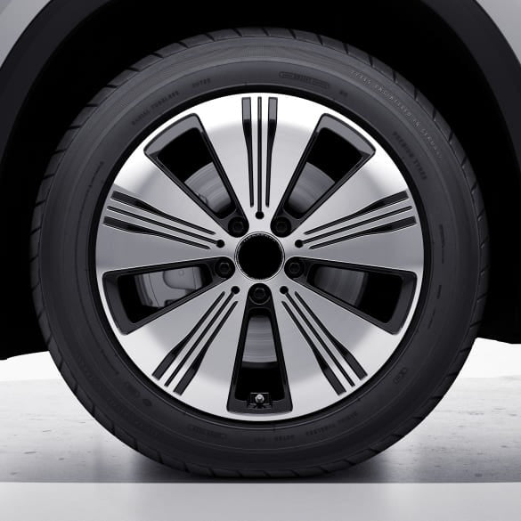 We manufacture premium quality forged wheels rims for Mercedes-benz EQA H243 2021+ in any design, size, color. Wheels size: Front 18 x 7,5 ET 53,5 Rear 18 x 7,5 ET 53,5 PCD: 5 x 112 CB: 66,6 Highlights: genuine Mercedes-Benz rims 5-spoke wheel colour: black high-sheen Forged wheels can be produced in any wheel specs by your inquiries and we can provide our specs
