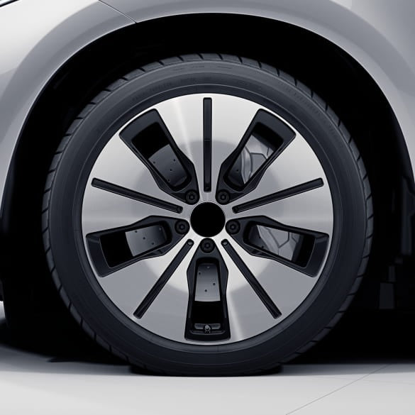 We manufacture premium quality forged wheels rims for Mercedes-benz EQC N293 2019+ in any design, size, color. Wheels size: Front 19 x 7,5 ET 32 Rear 19 x 8 ET 34 PCD: 5 x 112 CB: 66,6 Highlights: genuine Mercedes-Benz rims 5-spoke-wheel colour: black shiny / glossy front Forged wheels can be produced in any wheel specs by your inquiries and we can provide our specs
