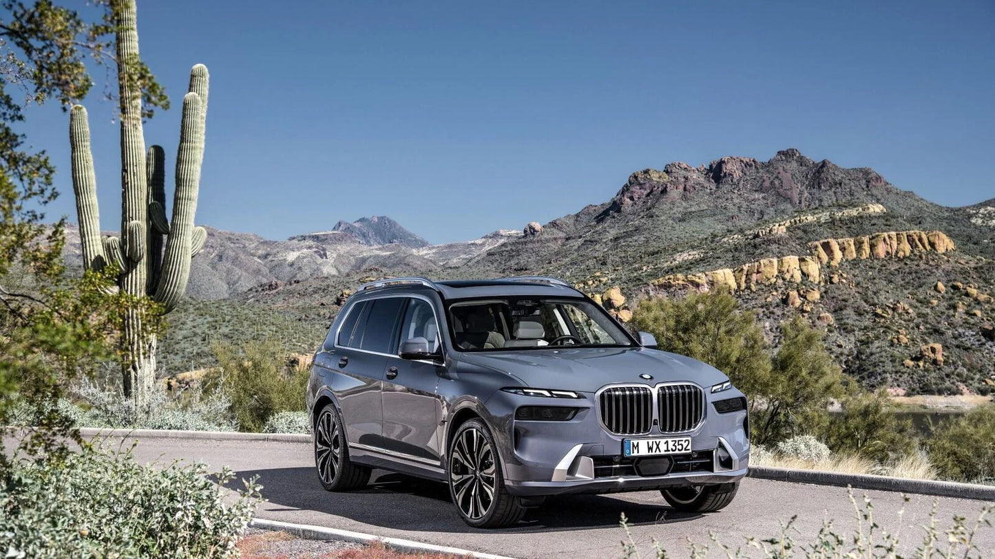V SPOKE 914 M BICOLOUR We manufacture premium quality forged wheels rims for NEW BMW X7 G07 LCI xDrive40i xDrive40d M60 xDrive 2022+ in any design, size, color. Wheels size: Front 23 x 9.5 Rear 23 x 10.5 Forged wheels can be produced in any wheel specs by your inquiries and we can provide our specs
