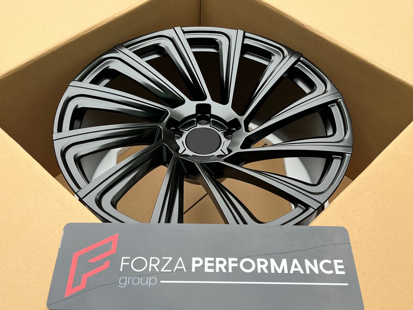 VOSSEN UV-3 We manufacture premium quality forged wheels rims for LAND ROVER RANGE ROVER AUTOBIOGRAPHY L460 BLACK MATT in any design, size, color. Wheels size: in 24 x 9.5 ET 42.5 in 23 x 9.5 ET 42.5 PCD: 5 X 120 CB: 72.6 Forged wheels can be produced in any wheel specs by your inquiries and we can provide our specs