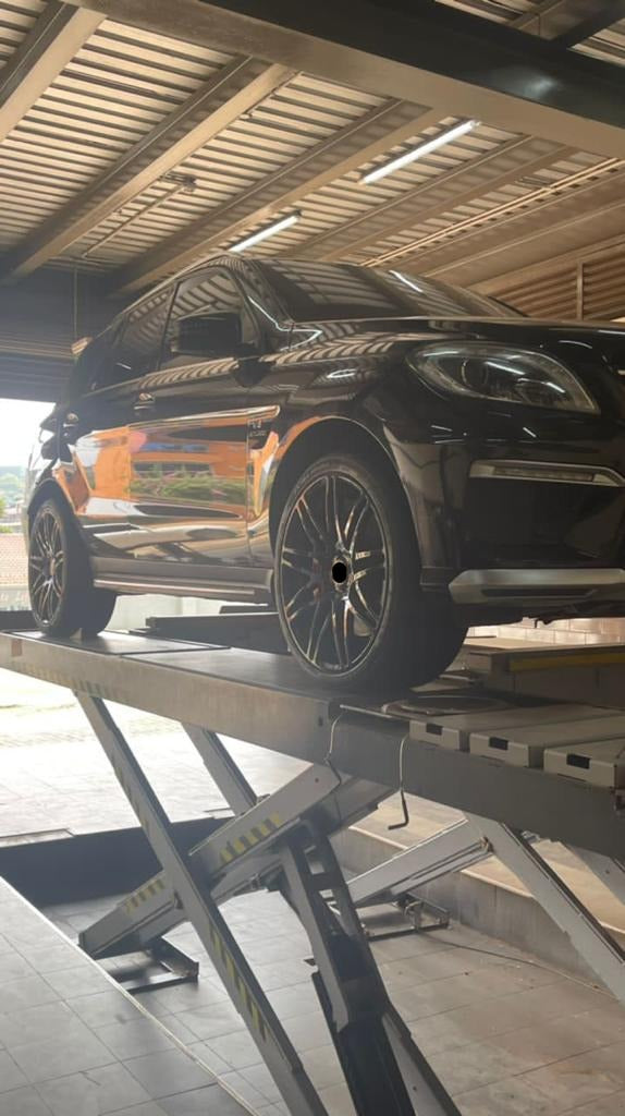 BRABUS MONOBLOCK F 22 INCH We produced premium quality forged wheels rims for  MERCEDES BENZ ML CLASS ML63 AMG  Our wheels sizes:   Front 22 x 10 ET 51  Rear 22 x 10 ET 51  Finishing: Glossy Black  Forged wheels can be produced in any wheel specs by your inquiries and we can provide our specs