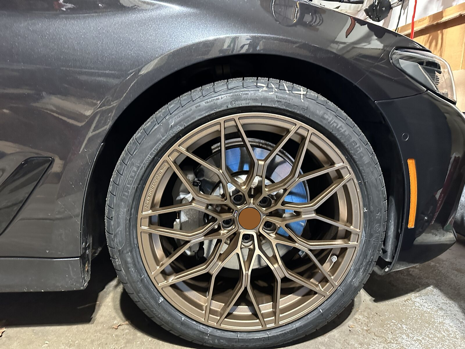 1000M FROZEN BRONZE OEM BMW We produced premium quality forged wheels rims for  BMW M3 G80  Our wheels sizes:   Front 19 x 9.5 ET 20  Rear 20 x 10.5 ET 20  Finishing: Frozen Bronze  Forged wheels can be produced in any wheel specs by your inquiries and we can provide our specs