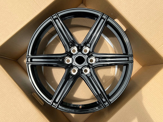 We manufacture premium quality forged wheels rims for   TOYOTA LAND CRUISER 300 LC 300 in any design, size, color.  Wheels size: 21 x 10 ET 23   PCD: 6 X 139.7   CB: 95.1  Forged wheels can be produced in any wheel specs by your inquiries and we can provide our specs